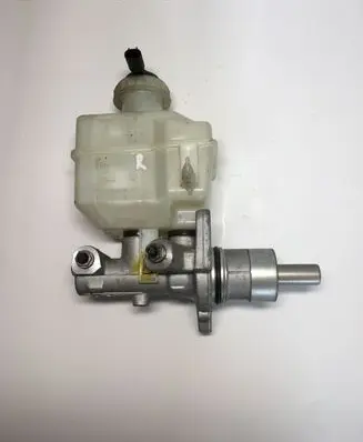 Land Rover Discovery 3 - LR3 Master brake cylinder 74471269C