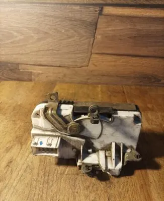Peugeot 406 Front door lock