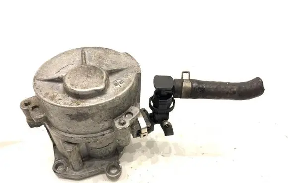 Nissan Primera Vacuum pump 163322916