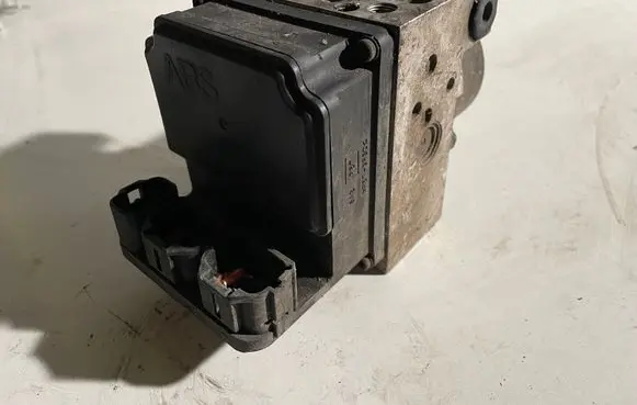 Nissan X-Trail T30 ABS Pump J3227DA C47A695 000100