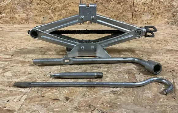 Suzuki SX4 Lift Jack 