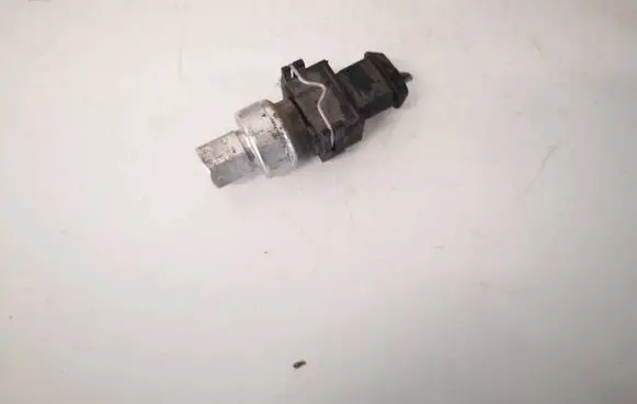Volvo V70 Air conditioning (A/C) pressure sensor 977929