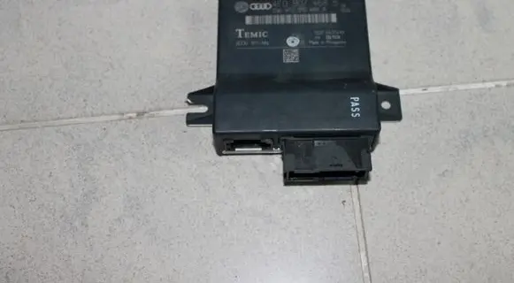 Audi A6 S6 C6 4F Gateway control module 4F0907468B 4F0910468A