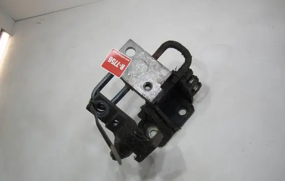 Audi TT TTS Mk2 Front door lower hinge 8J0831411