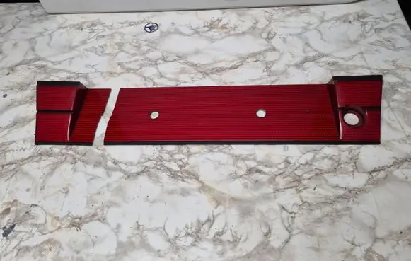 BMW 5 E34 Rear/tail light trim molding 82129401095