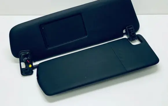 Volkswagen Touareg II Sun visor 7P0857552
