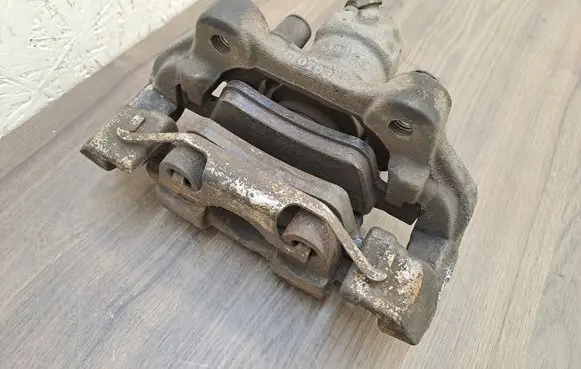 Mercedes-Benz R W251 Rear brake caliper 724