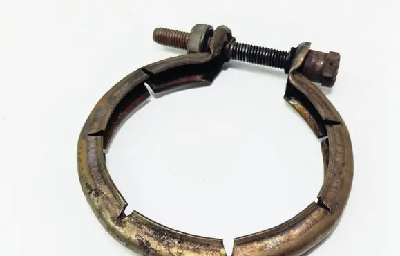 BMW 1 F20 F21 Muffler pipe connector clamp 8512137
