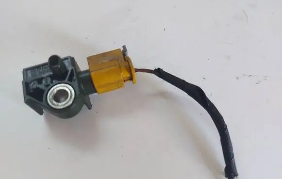 Mercedes-Benz C W204 Airbag deployment crash/impact sensor A1729056000