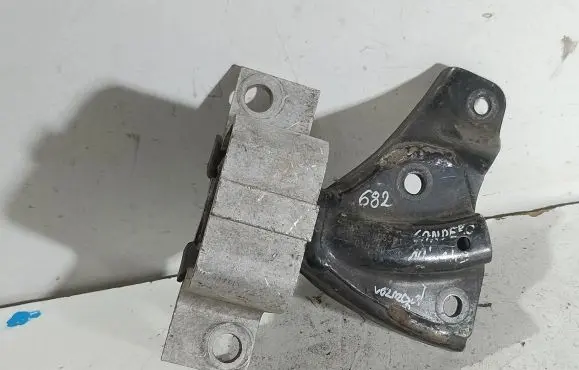 Dacia Sandero Engine mount vacuum valve 
