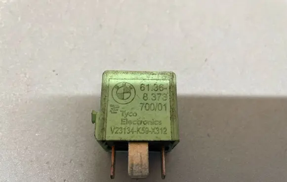BMW X3 E83 Other relay 6136837370