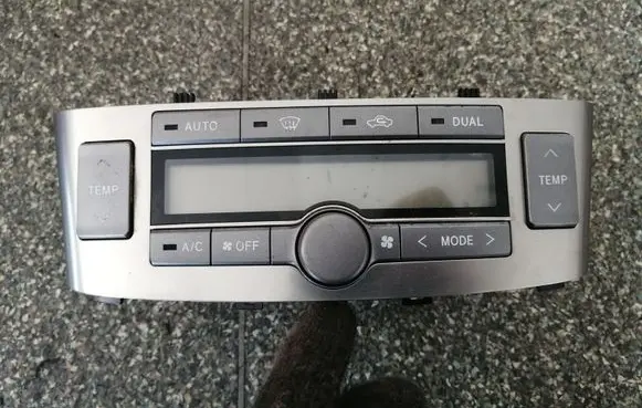 Toyota Avensis T250 Climate control unit 5590205050H 5590005270