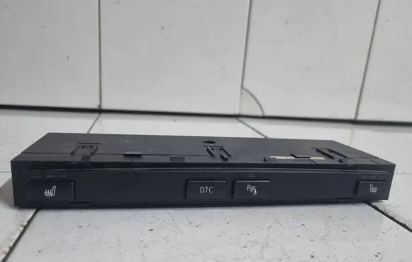 BMW 5 E60 E61 Seat heating switch 9134028 13580863 883729