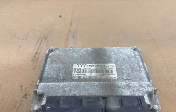 Audi A3 S3 8P Engine control unit/module 06A906033JL 5WP4075101