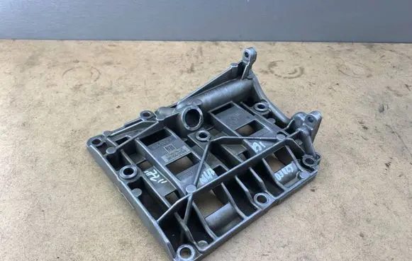 BMW 3 E90 E91 Oil pump 7798014 11417798014 11417810451