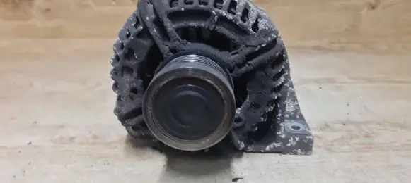 Volvo V70 Generator/alternator 30667894