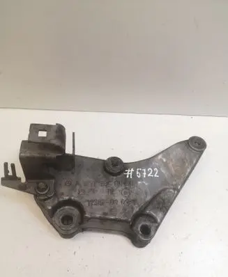 Mercedes-Benz E W212 Engine mounting bracket A6510940039
