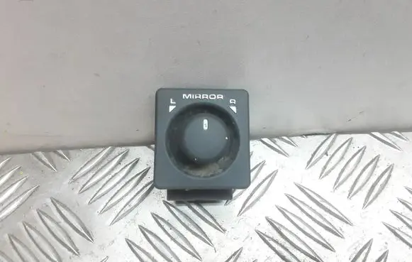 Land Rover Freelander Wing mirror switch