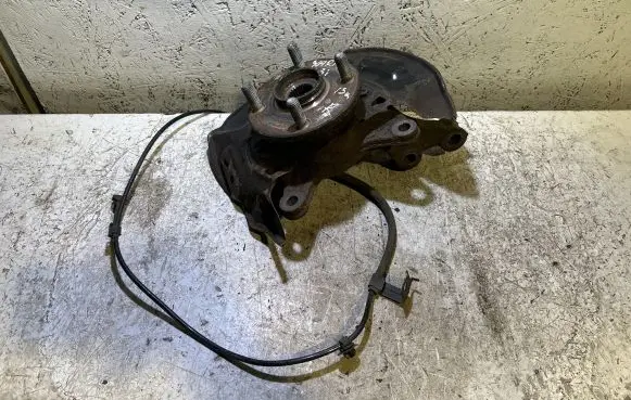 Toyota Yaris Front wheel hub
