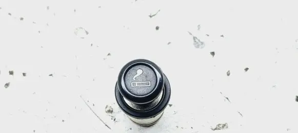 Toyota Corolla Verso AR10 Cigarette lighter 