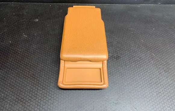 Infiniti FX Rear seat armrest