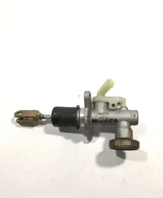Nissan Navara D40 Clutch master cylinder 