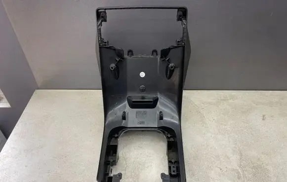 Volvo V70 Center console 30672331