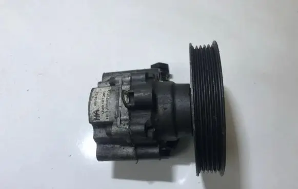 Rover 75 Power steering pump qvb101391 he120500513