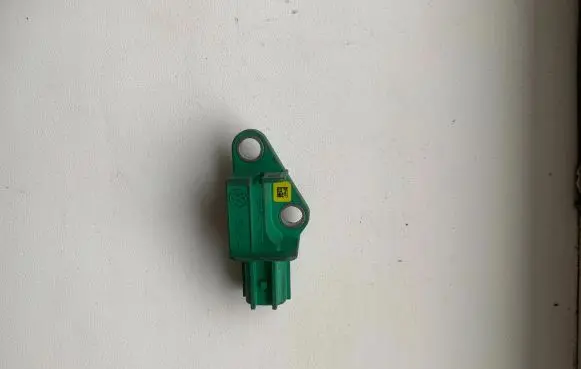 Volkswagen Golf V Airbag deployment crash/impact sensor 1K0909606C