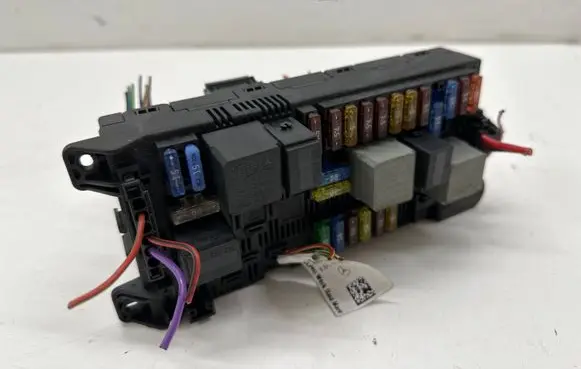 Mercedes-Benz E W211 Fuse module A2115454201