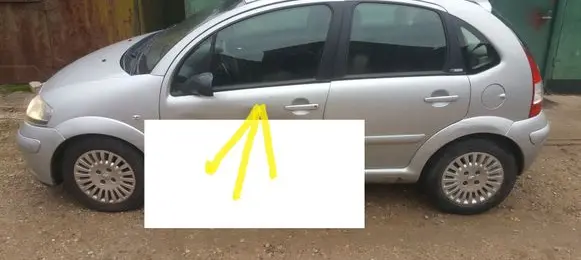 Citroen C3 Front door window glass four-door