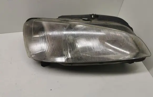 Peugeot 106 Headlight/headlamp 88202143