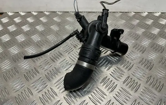 Mercedes-Benz C W205 Thermostat/thermostat housing A6512002700