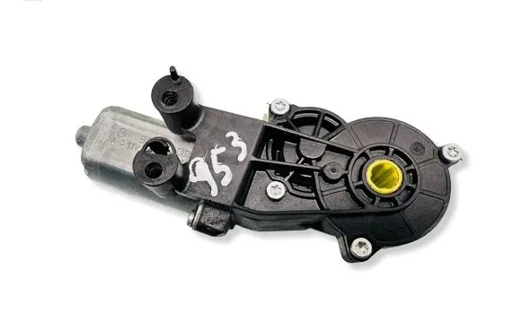 Mercedes-Benz E W212 Seat adjustment motor 0390203326
