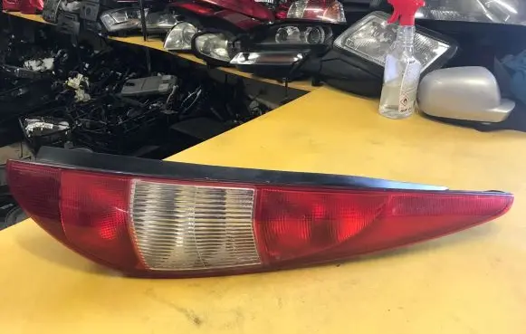 Ford Mondeo Mk III Rear/tail lights
