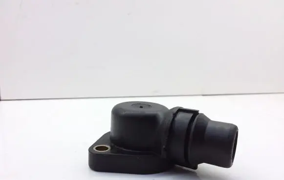Volkswagen PASSAT B5 Engine coolant pipe/hose 038121144A