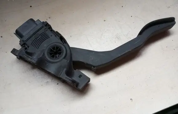 Volvo XC60 Accelerator throttle pedal 8G9N9F836AA 8G9N9F836