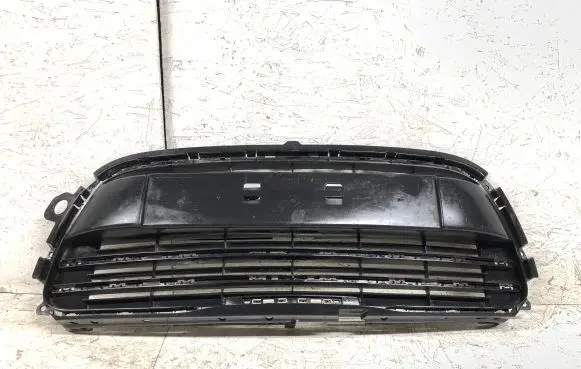 Peugeot 508 Front bumper upper radiator grill 9686571877