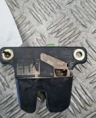 Audi A3 S3 8L Tailgate exterior lock 3B5827505