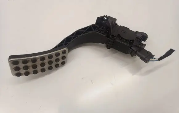 Mercedes-Benz CLA C118 X118 Accelerator throttle pedal A1773002100
