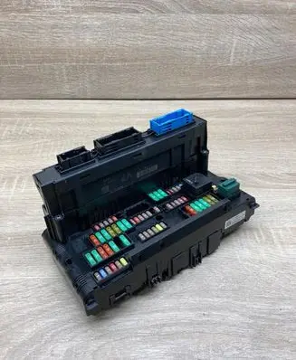BMW 5 F10 F11 Fuse module 9353421 9252815