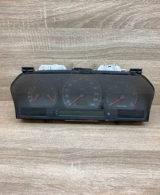 Volvo S70 V70 V70 XC Speedometer (instrument cluster) 9451530 9472523
