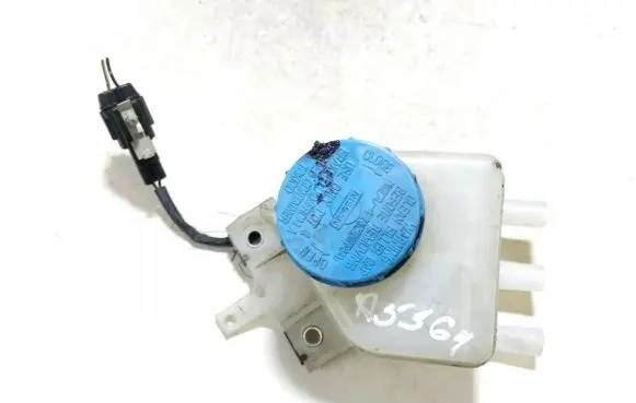 Nissan Almera Tino Brake fluid reservoir 
