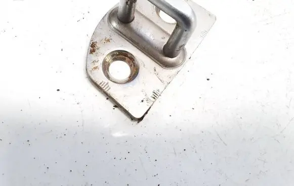 Skoda Octavia Mk1 (1U) Rear door lock loop/hook striker 1u0837033b