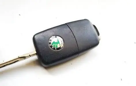 Skoda Octavia Mk2 (1Z) Ignition key/card