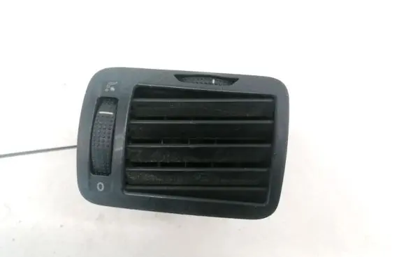 Volkswagen PASSAT B5 Dash center air vent grill 3B0819703A