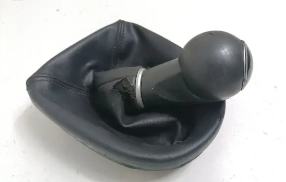 Seat Altea XL Gear lever shifter trim leather/knob 5P0863279