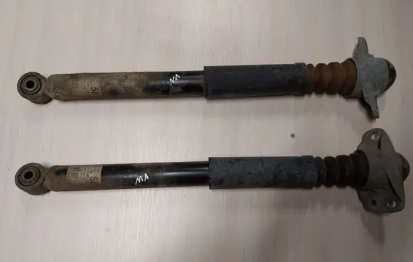 Volkswagen Touran I Rear shock absorber/damper