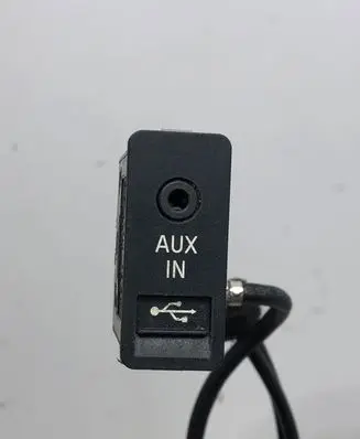 BMW 5 F10 F11 AUX in-socket connector 9189175
