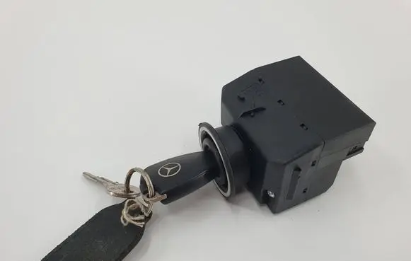 Mercedes-Benz B W245 Ignition lock A1695451908